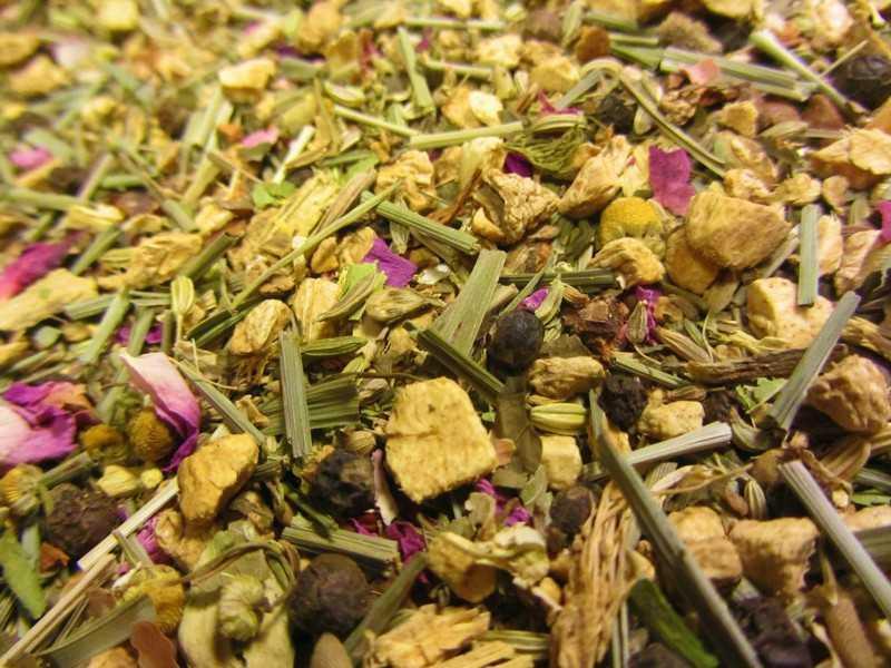 Ingwer auf Kräuter Tee